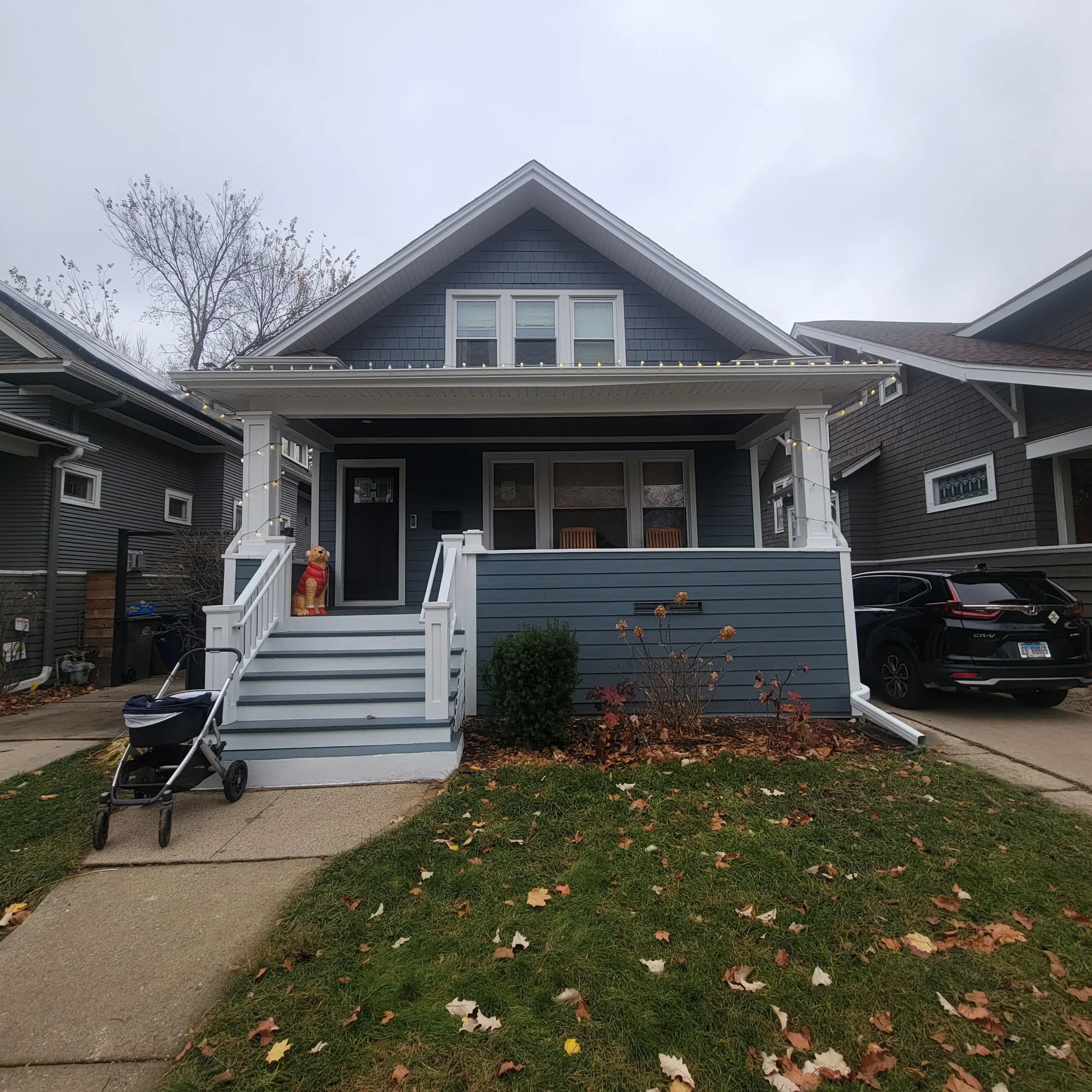 Bungalow, lap siding & windows